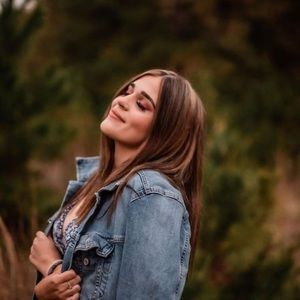 Meet your Posher, Caroline